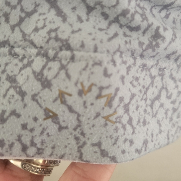 Varley Delta Bra in Tyre Snake Large - Picture 4 of 5